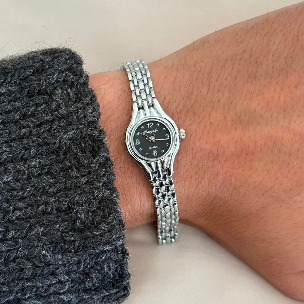 y2k dainty silver and black dial round stainless steel quartz watch